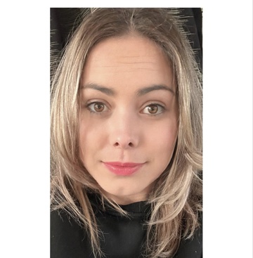 Hana - Social Worker